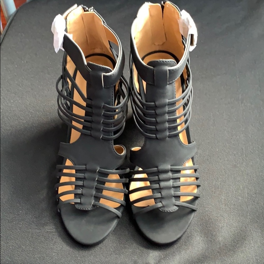 🥰 Strappy Heels 🥰